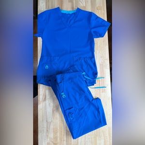 Carhartt brand scrub set